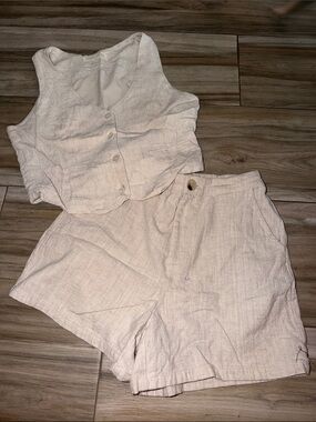 Stitch and Feather Linen-Blend Cream Shorts and Vest Set size small